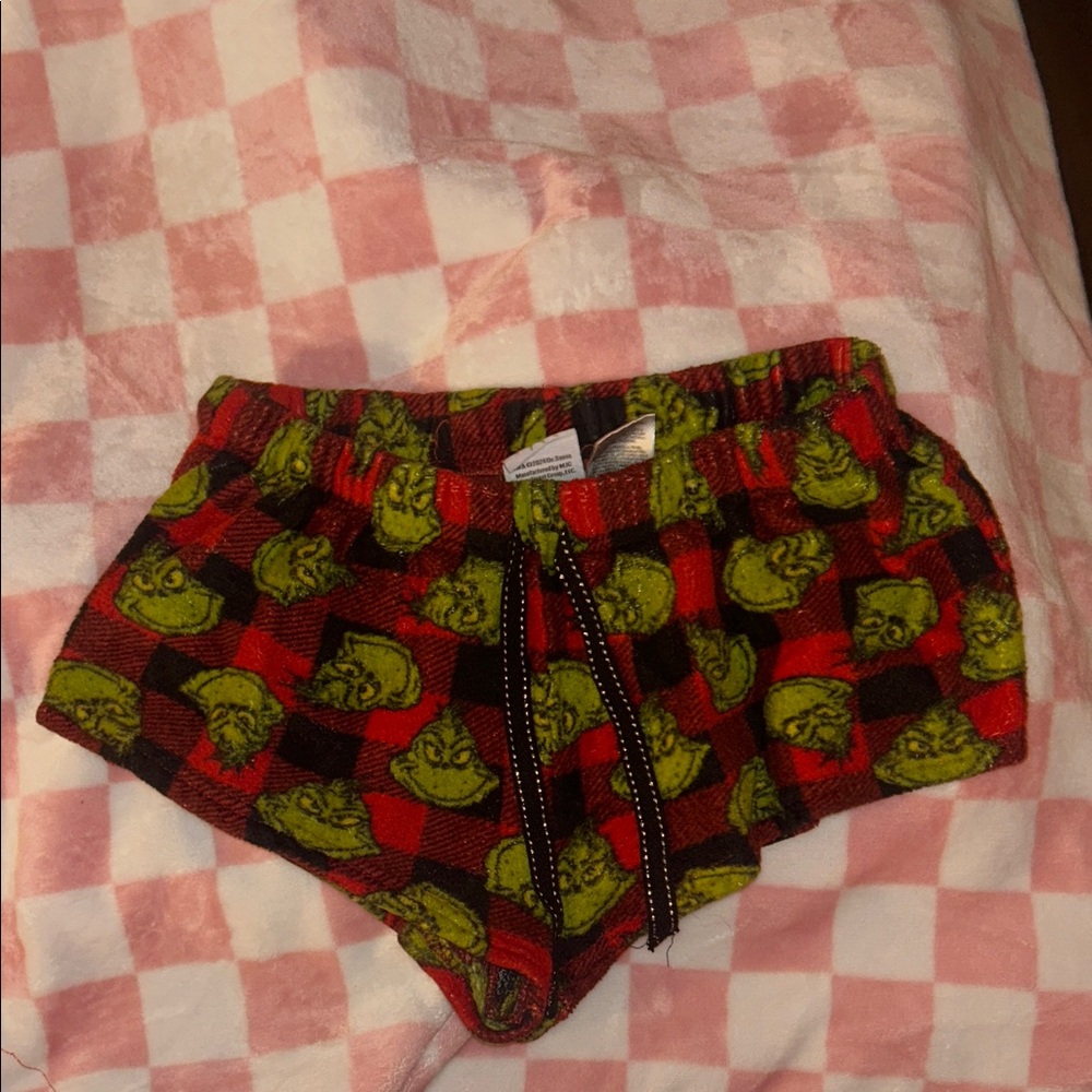 No Boundaries Red & Green Plaid Grinch Print Bike Shorts